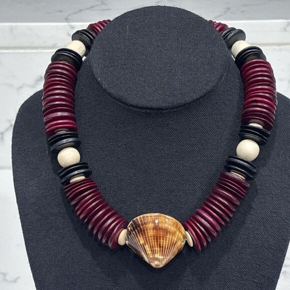 Vintage Shell Pendant Necklace Statement Red Black Wood Disc Beads Boho 18" - Picture 2 of 8